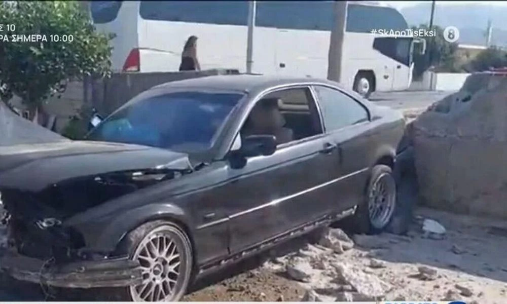 Κως: Απίστευτο κι όμως αληθινό! Έπεσαν στην αυλή του 21 οχήματα σε 30 χρόνια (βίντεο)